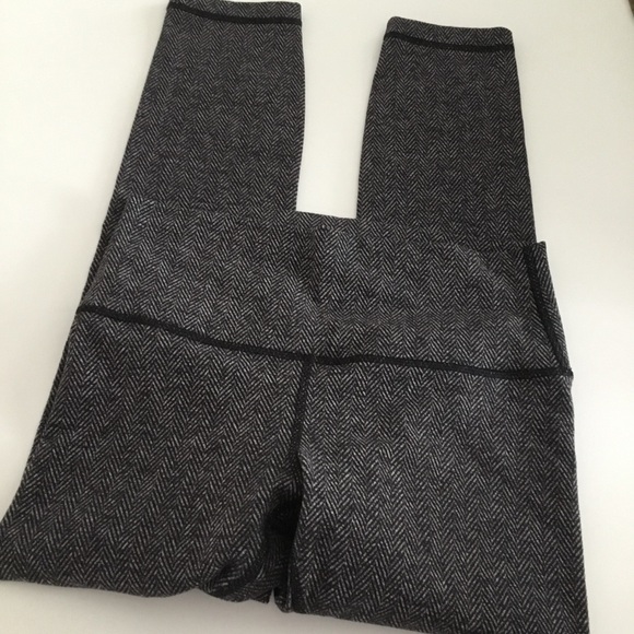 LULULEMON HIGH RISE LEGGINGS - Picture 2 of 8
